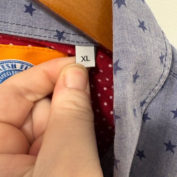 A Fish Named Fred Men’s Button Down Flip Cuff Shirt Blue Stars Size XL Cotton - Picture 7 of 13